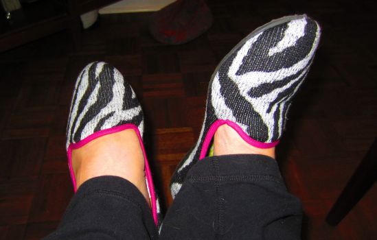 Last night, these feet walked out of the house to a car, then from the car to a restaurant and back again. Quite a few people were surprised I'd left my cane at home.  Also: in real life, that pink piping is a definite purple.